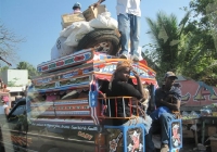 9 un tap tap dans Port au Prince